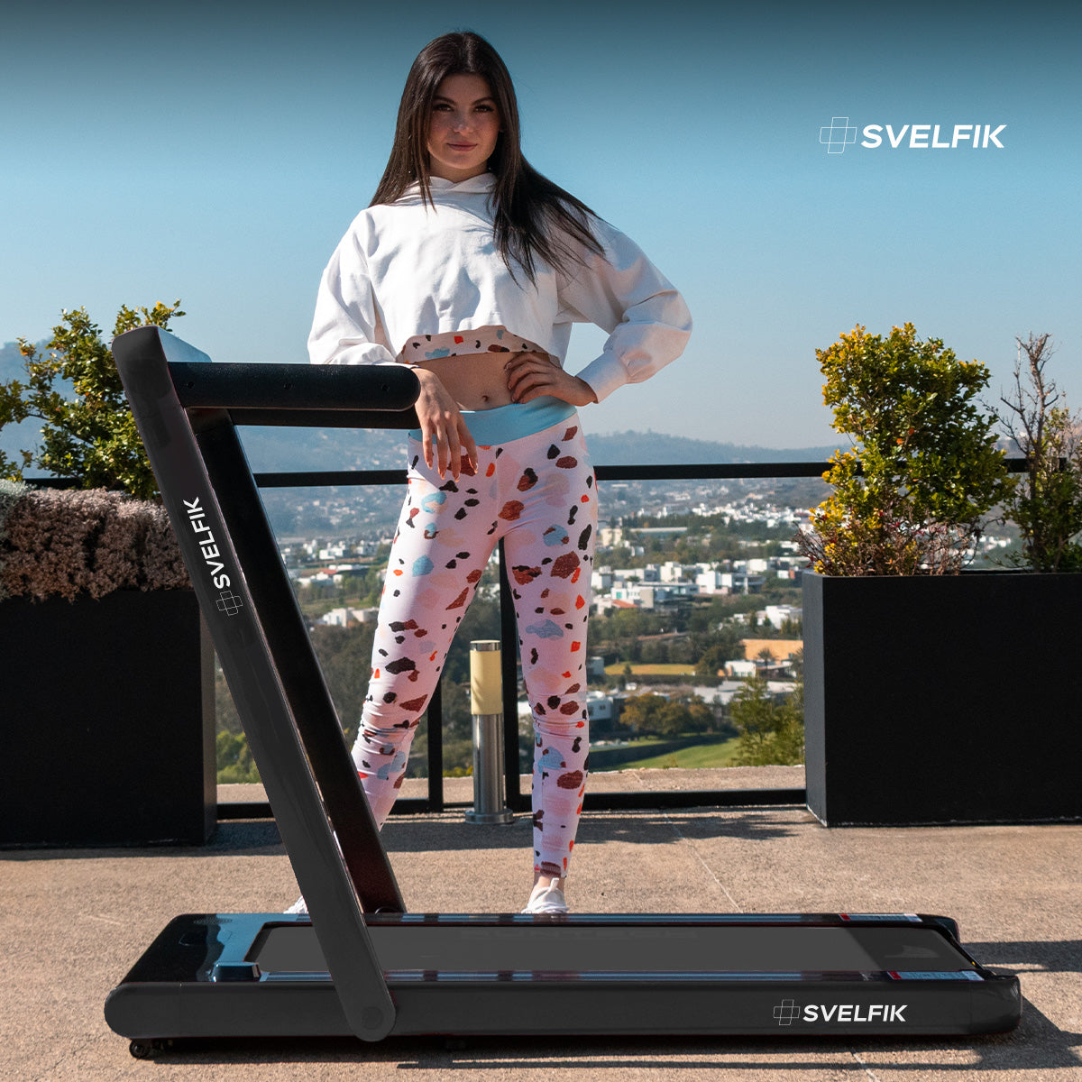CAMINADORA ELÉCTRICA CON BOCINA BLUETOOTH COLOR NEGRO (SALDOS)